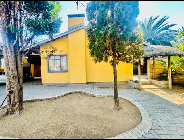 3 BEDROOM HOUSE FOR SALE IN VANDERBIJLPARK SW 1